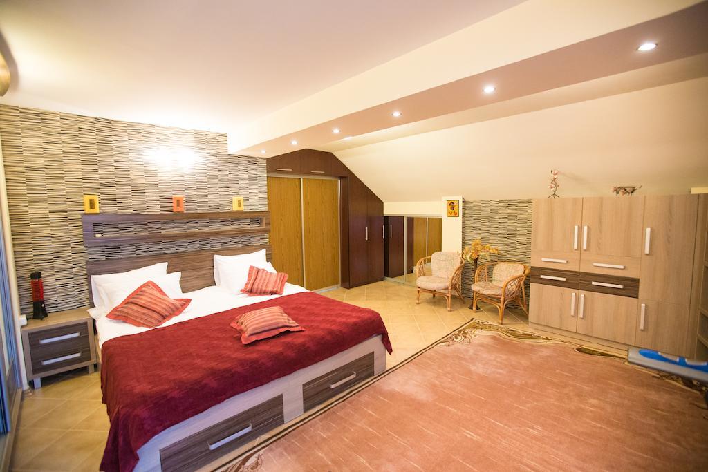 Hotel Home Sweet Home Кишинев Стая снимка